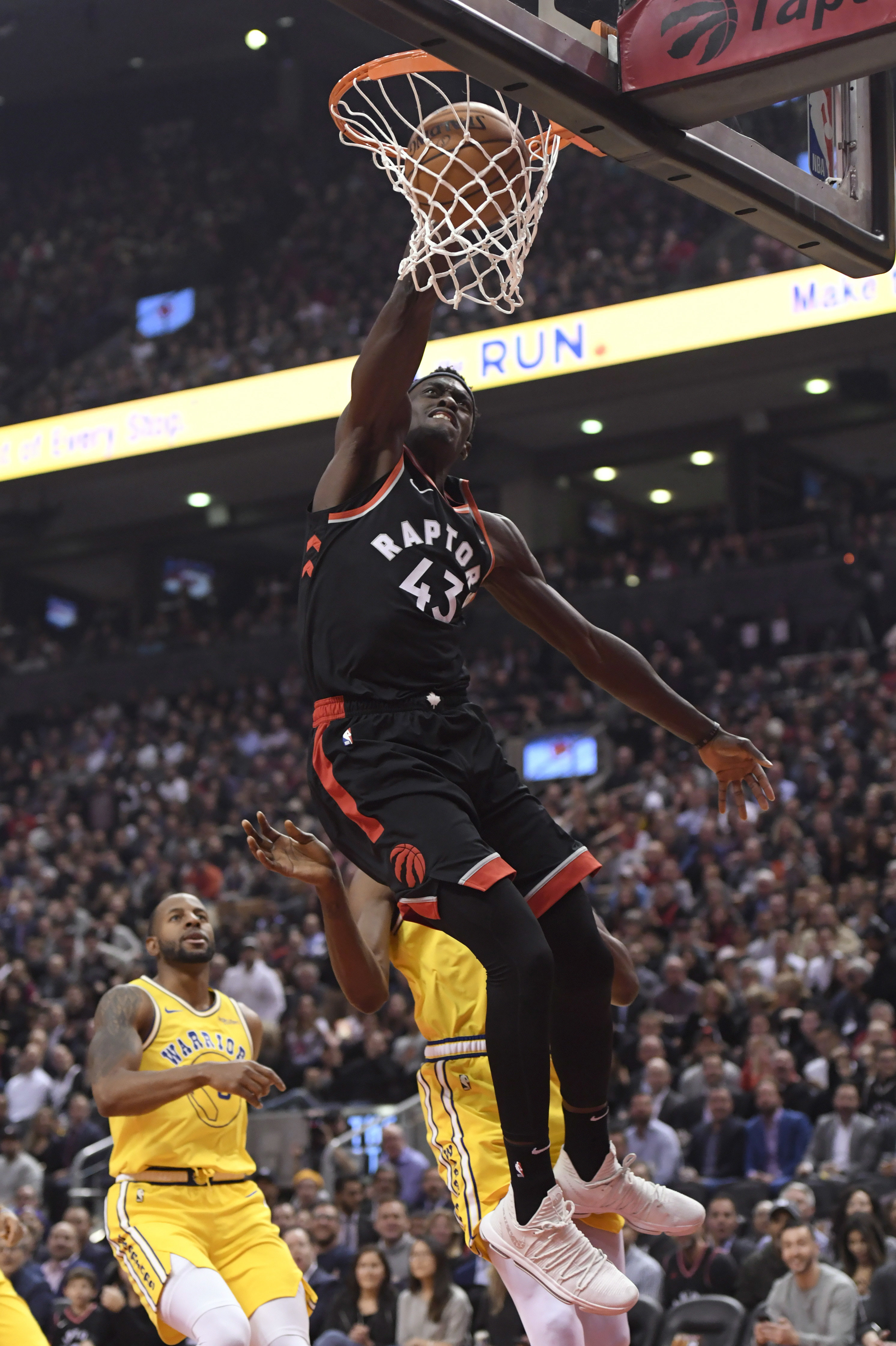 球迷们开始 球迷们开始