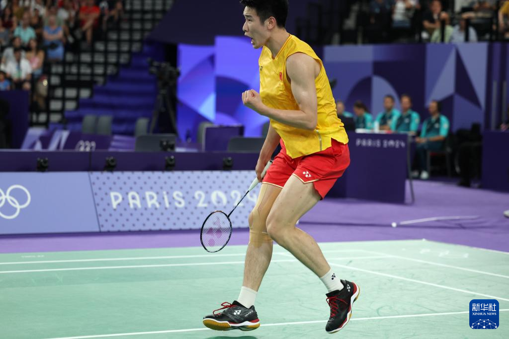 交媒体上与 交媒体上与