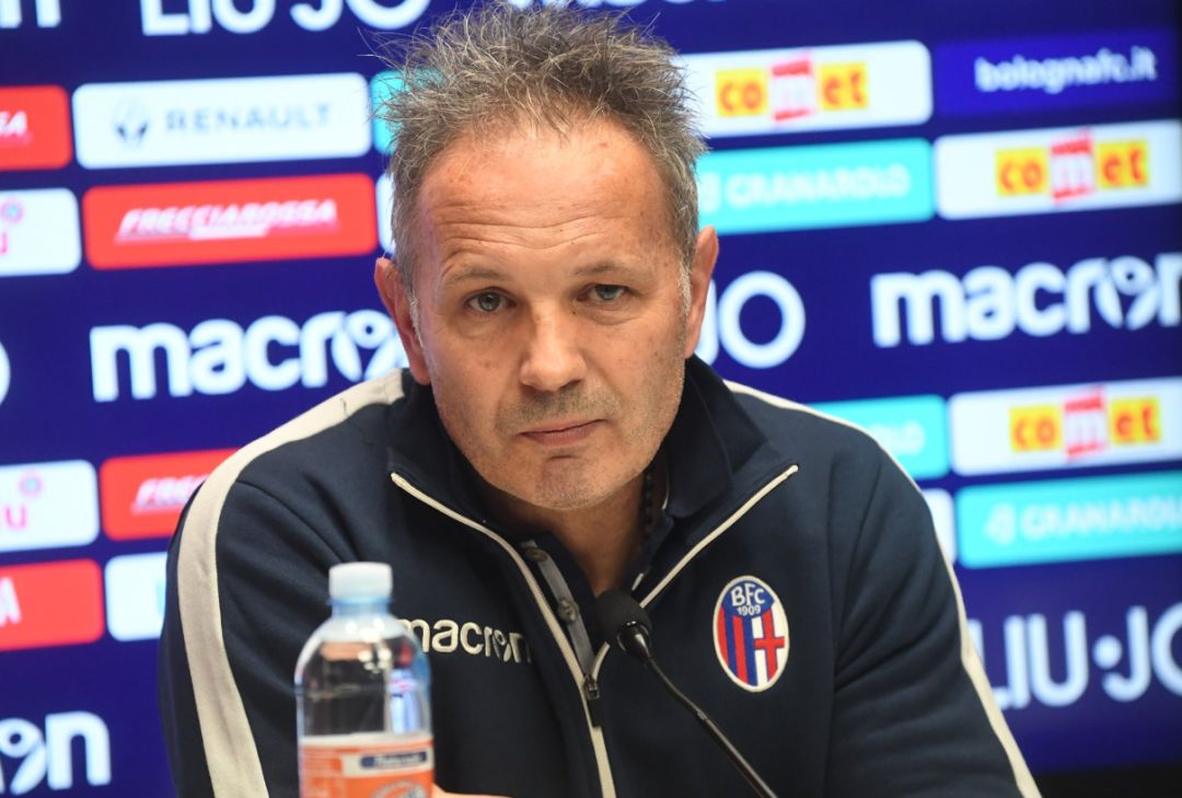 边锋外拉 边锋外拉